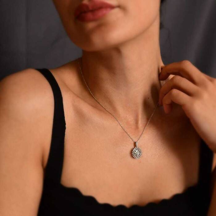 0,85 Karat Pırlanta Baget Kolye - 3